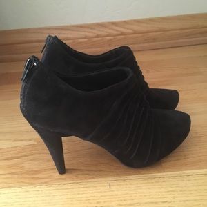 Women’s Suede Bootie size 6 1/2